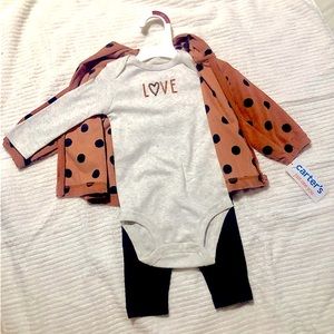 NWT. 3 piece Infant set. Size: 6mo              Brand: Carters